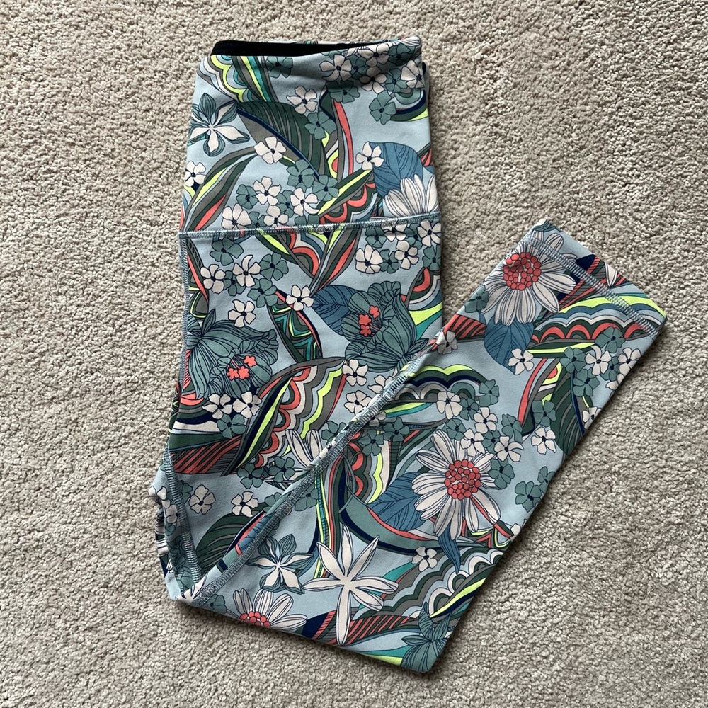 Victoria’s Secret Neon Floral Capri Knockout Tights